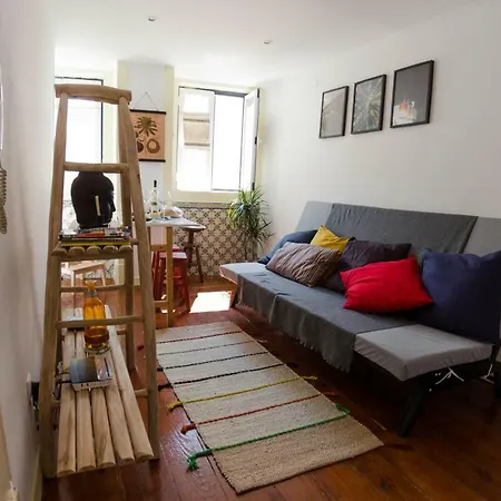 Mouraria Downtown Apartment Lisbon